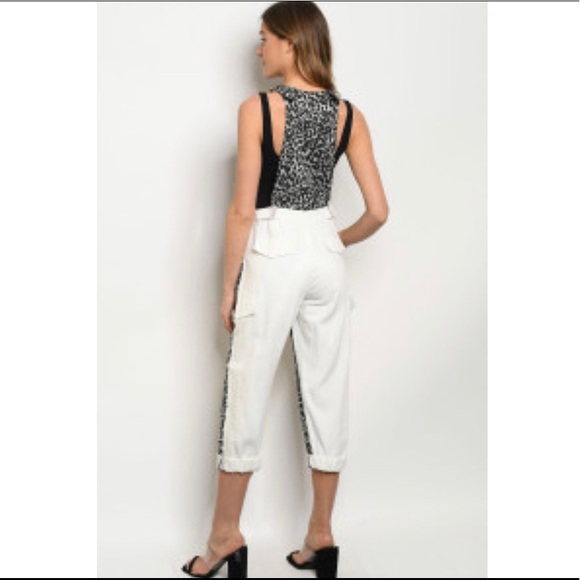 GRAY WHITE LEOPARD PRINT OVERALL - Picture 2 of 2